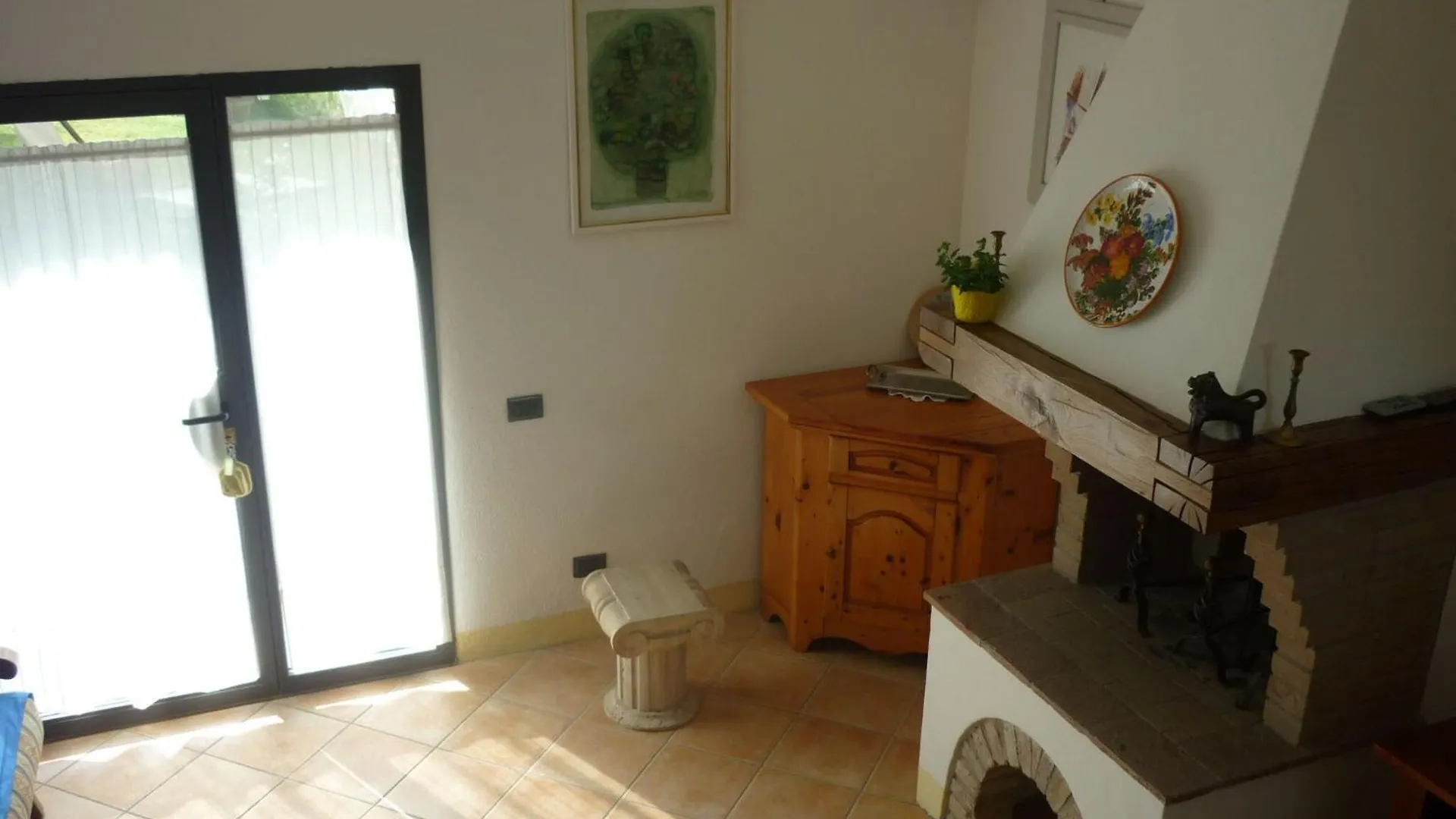 בית כפרי בית הארחה גאמבאסי 	Casa Ceneruzzi