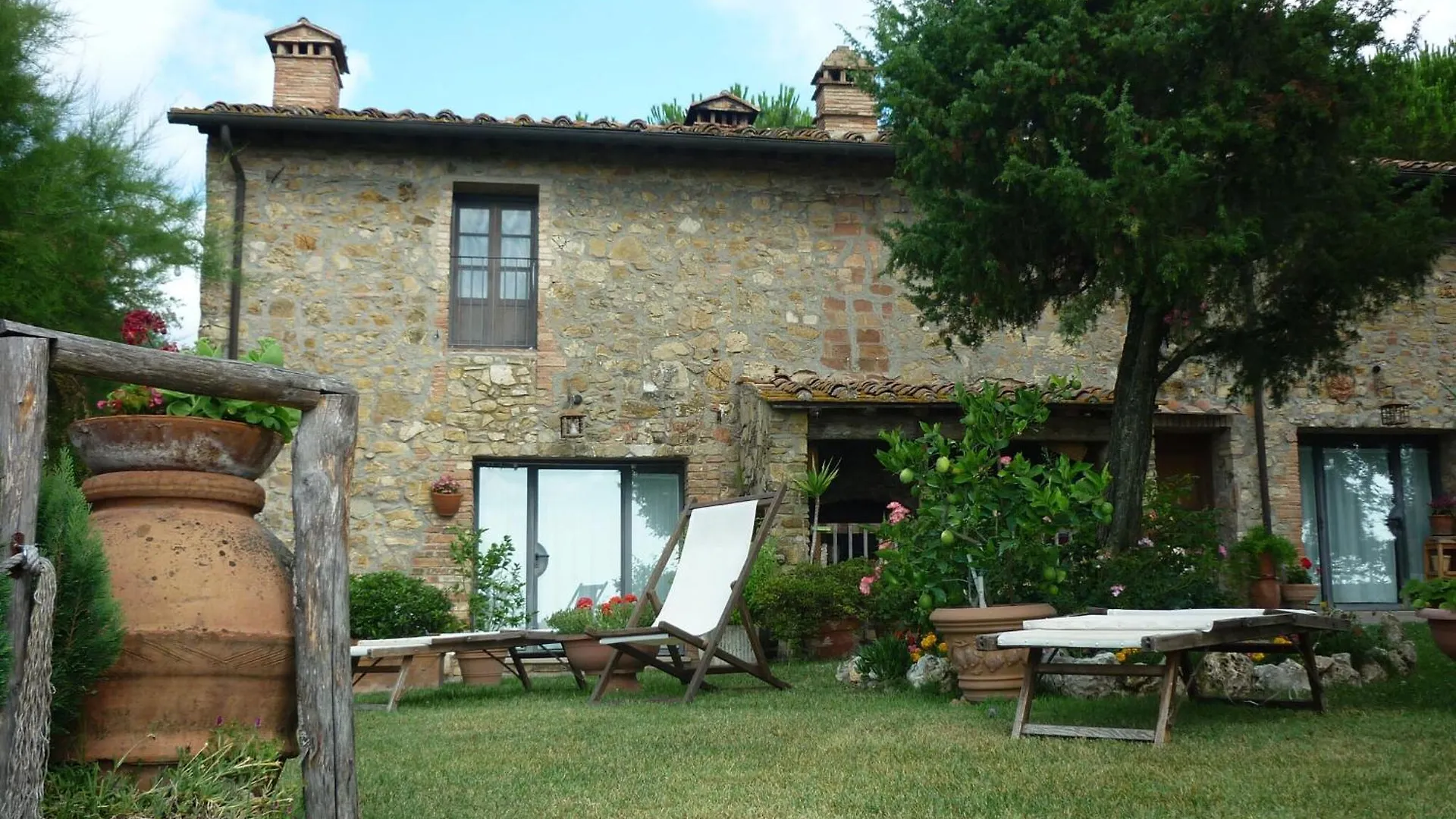 בית כפרי בית הארחה גאמבאסי 	Casa Ceneruzzi